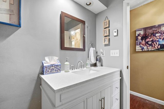 7456 New Albany Condit Road, New Albany, OH 43054