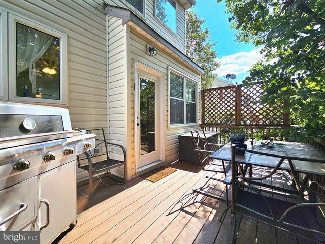 6642 PATENT PARISH LN, Alexandria, VA 22315