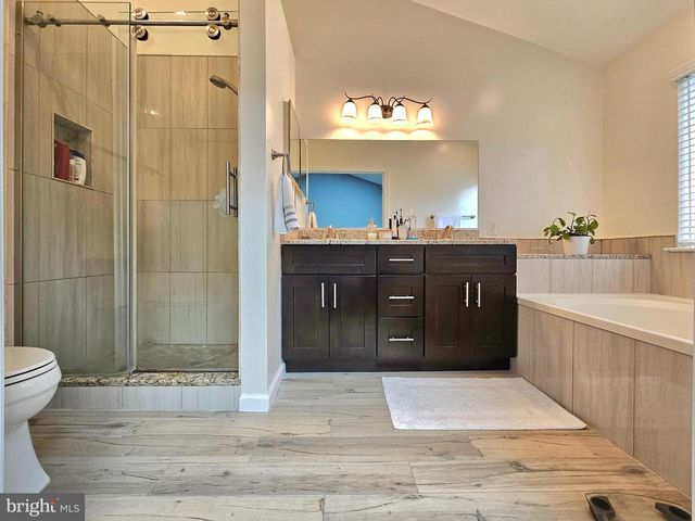 6642 PATENT PARISH LN, Alexandria, VA 22315