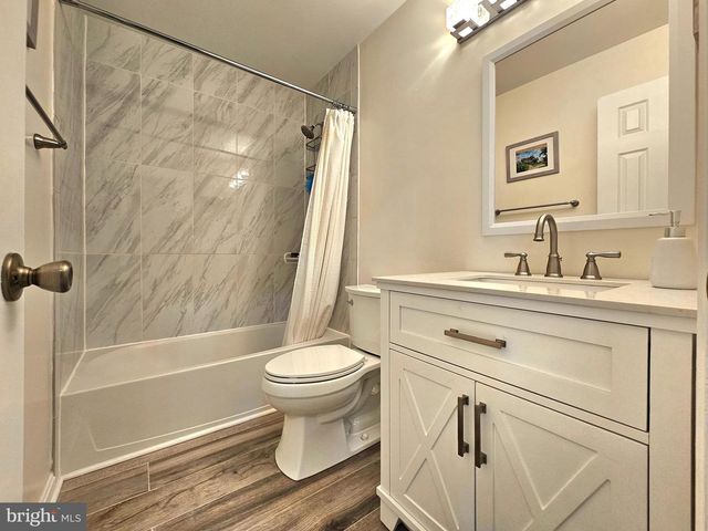 6642 PATENT PARISH LN, Alexandria, VA 22315