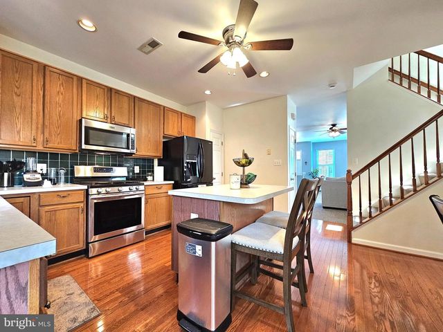 6642 PATENT PARISH LN, Alexandria, VA 22315
