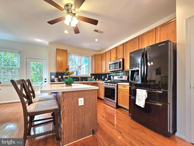 6642 PATENT PARISH LN, Alexandria, VA 22315