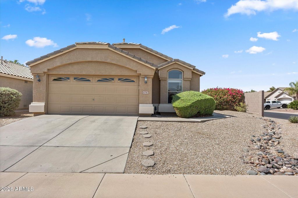 43742 W Baker Drive, Maricopa, AZ 85138 — photo 2