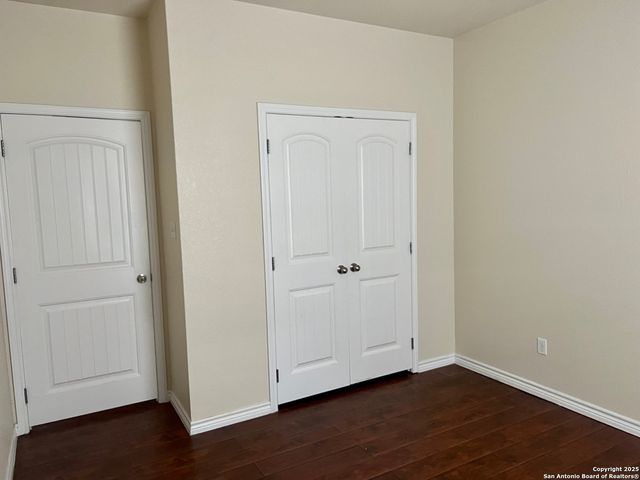 105 Sunnyside Drive, Kenedy, TX 78119