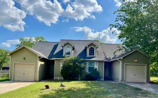 105 Sunnyside Drive, Kenedy, TX 78119