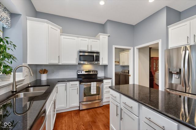 10929 Bluestone Way, Fishers, IN 46038