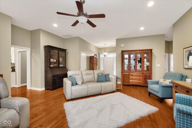 10929 Bluestone Way, Fishers, IN 46038