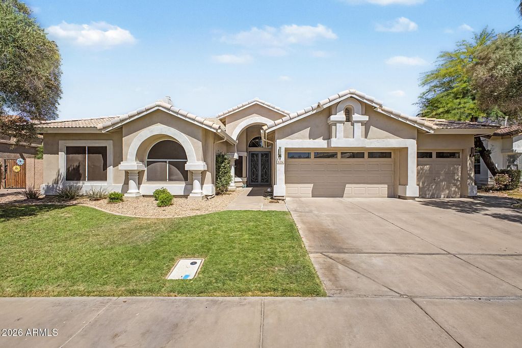 2034 E DIAS Drive, Gilbert, AZ 85234