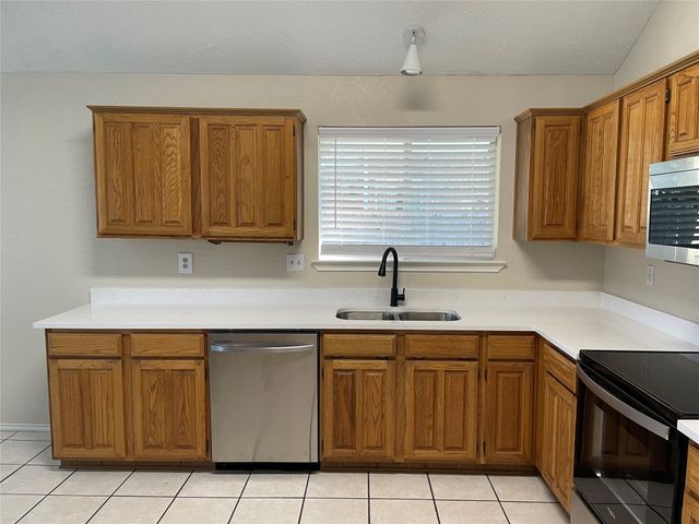 2149 Willowood Drive, Grapevine, TX 76051