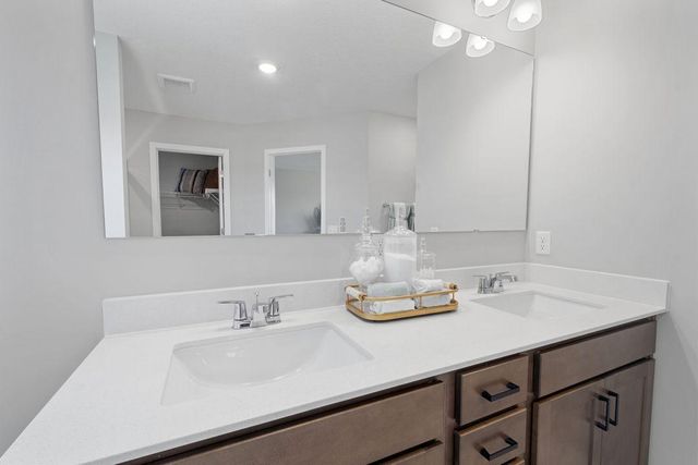 4791 Blake Way, Woodbury, MN 55129