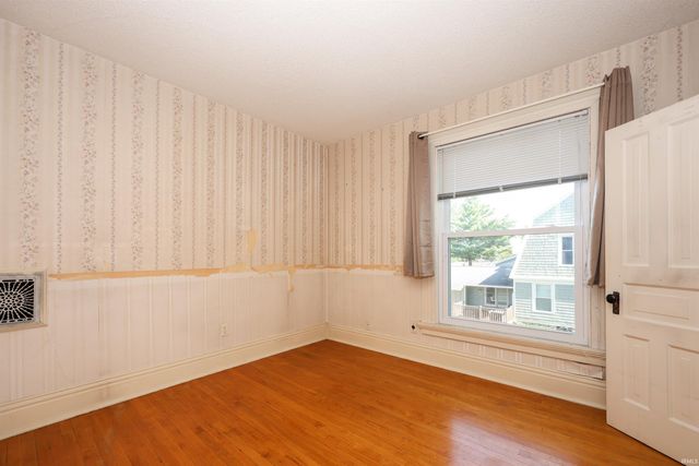 127 E Wiley Avenue, Bluffton, IN 46714