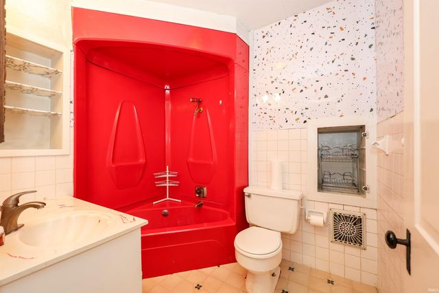 127 E Wiley Avenue, Bluffton, IN 46714