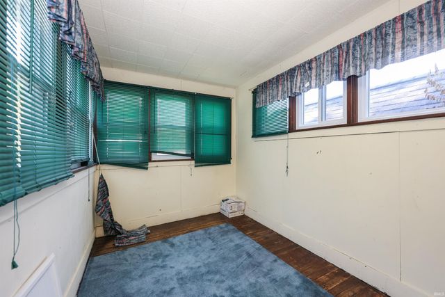 127 E Wiley Avenue, Bluffton, IN 46714