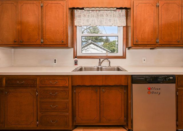 127 E Wiley Avenue, Bluffton, IN 46714