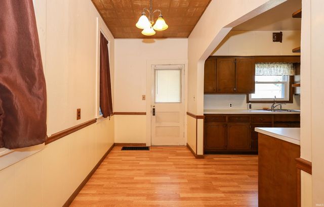 127 E Wiley Avenue, Bluffton, IN 46714