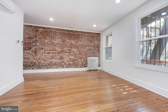 1674 IRVING ST NW, Washington, DC 20010