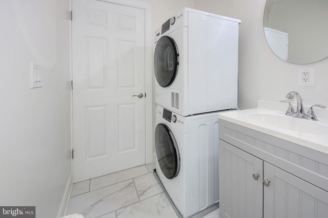 1674 IRVING ST NW, Washington, DC 20010