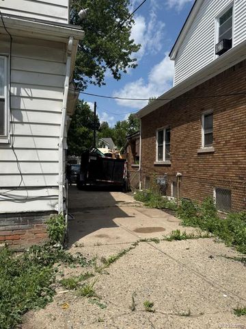 13644 Linnhurst Street, Detroit, MI 48205