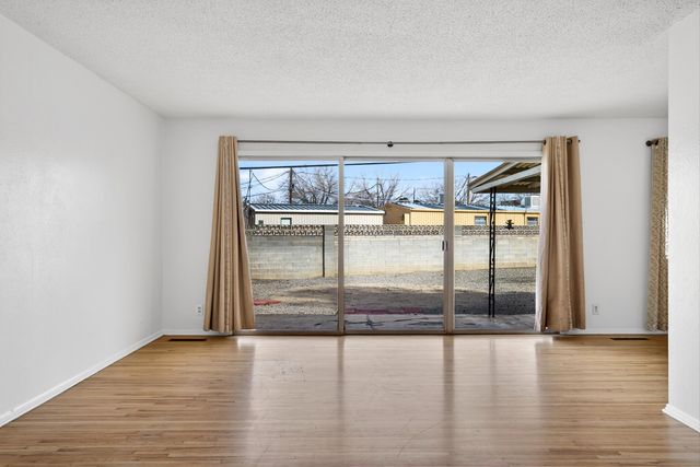 5701 Madeira Place NE, Albuquerque, NM 87110