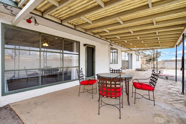 5701 Madeira Place NE, Albuquerque, NM 87110