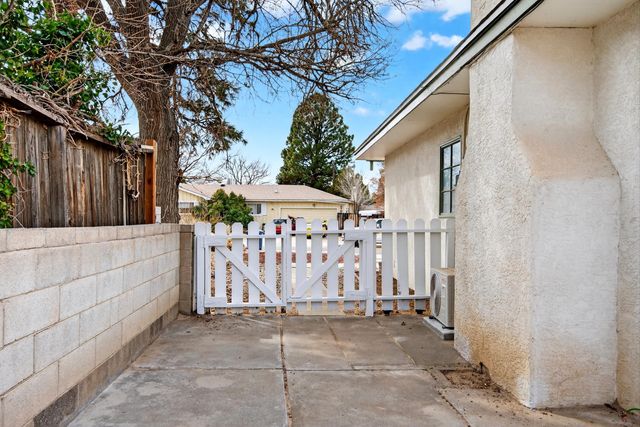 5701 Madeira Place NE, Albuquerque, NM 87110