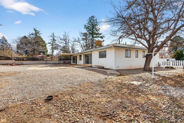 5701 Madeira Place NE, Albuquerque, NM 87110