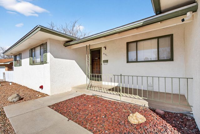 5701 Madeira Place NE, Albuquerque, NM 87110