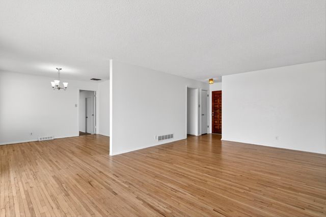 5701 Madeira Place NE, Albuquerque, NM 87110