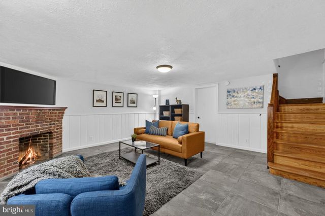 214 JEFFERSON ST NW, Washington, DC 20011