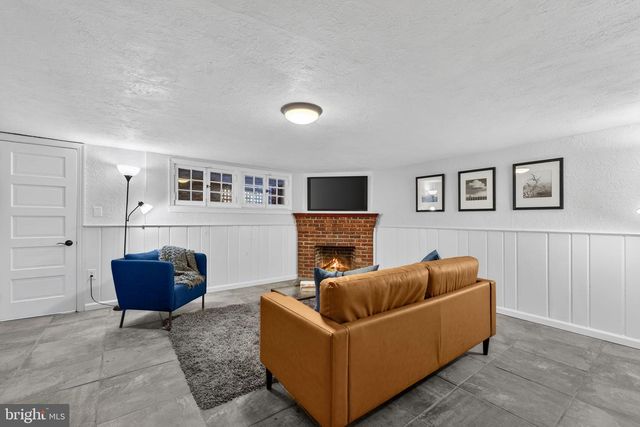 214 JEFFERSON ST NW, Washington, DC 20011