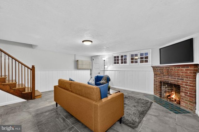 214 JEFFERSON ST NW, Washington, DC 20011