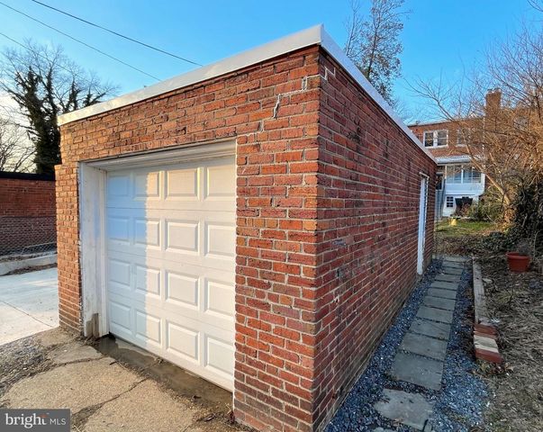 214 JEFFERSON ST NW, Washington, DC 20011