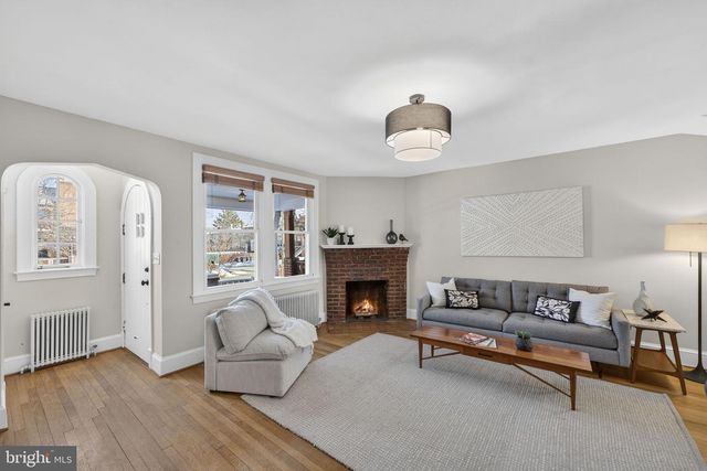 214 JEFFERSON ST NW, Washington, DC 20011