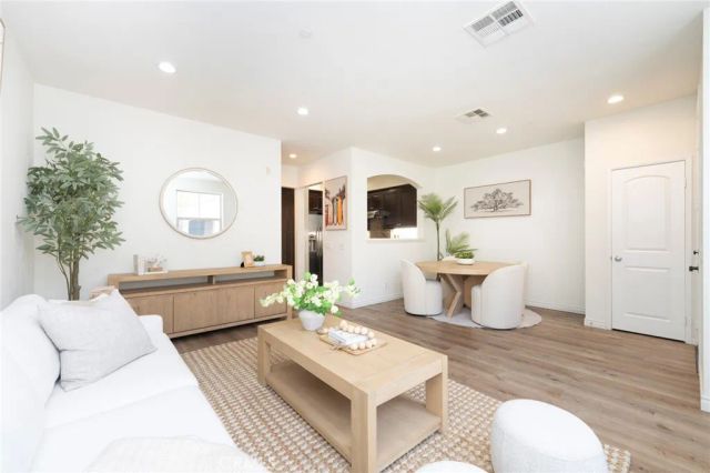 94 Hedge Bloom, Irvine, CA 92618