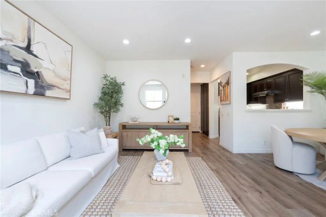 94 Hedge Bloom, Irvine, CA 92618