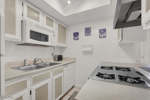 566 Sellers Place, Henderson, NV 89011