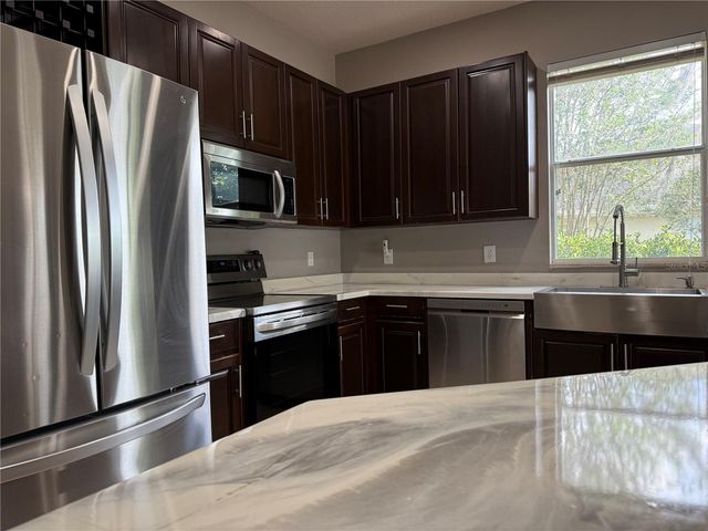 5909 WEDGEFIELD DRIVE, Zephyrhills, FL 33541