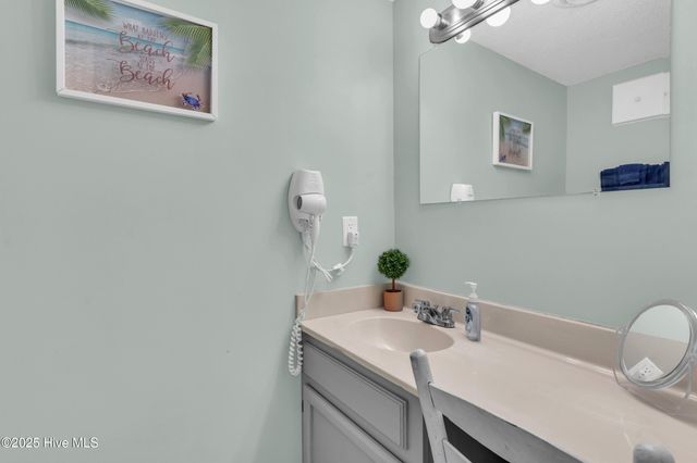 200 Lake Park Boulevard S 8a, Carolina Beach, NC 28428