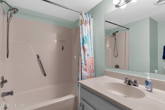 200 Lake Park Boulevard S 8a, Carolina Beach, NC 28428