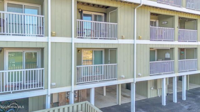 200 Lake Park Boulevard S 8a, Carolina Beach, NC 28428