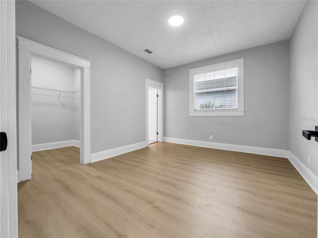 1215 E 26TH AVENUE, Tampa, FL 33605