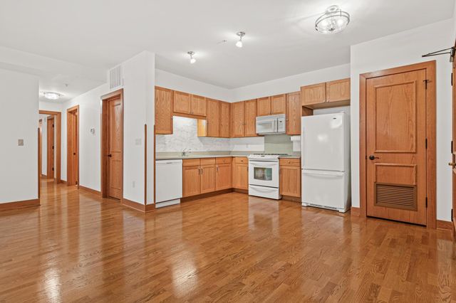 80 Western Avenue N 107, Saint Paul, MN 55102