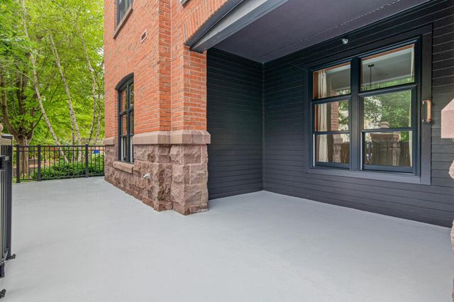 80 Western Avenue N 107, Saint Paul, MN 55102