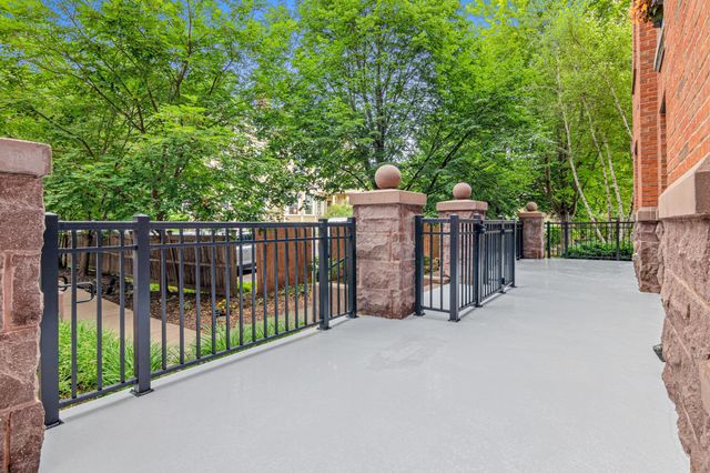 80 Western Avenue N 107, Saint Paul, MN 55102