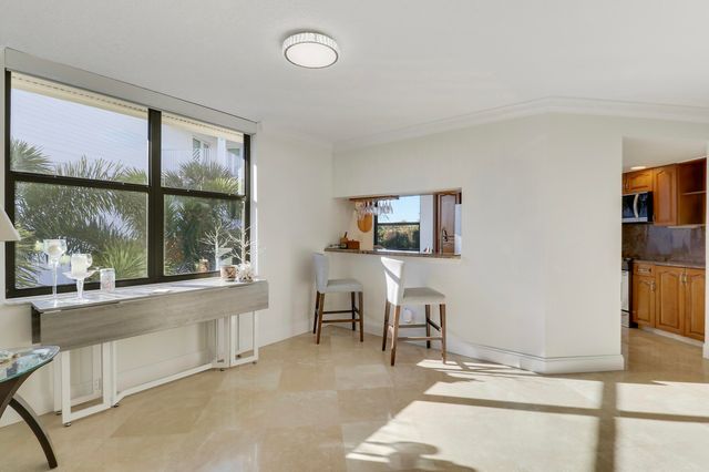 235 Bay Colony Drive N, Juno Beach, FL 33408