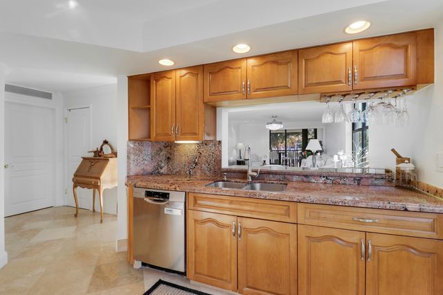 235 Bay Colony Drive N, Juno Beach, FL 33408