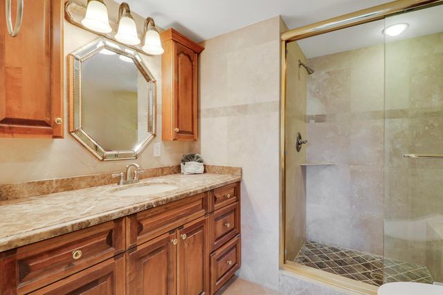 235 Bay Colony Drive N, Juno Beach, FL 33408