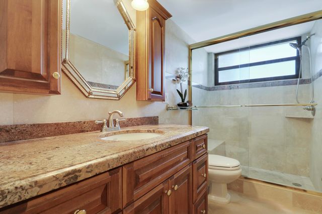 235 Bay Colony Drive N, Juno Beach, FL 33408