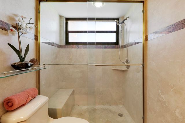 235 Bay Colony Drive N, Juno Beach, FL 33408