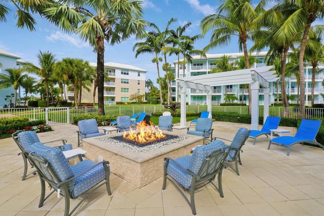 235 Bay Colony Drive N, Juno Beach, FL 33408